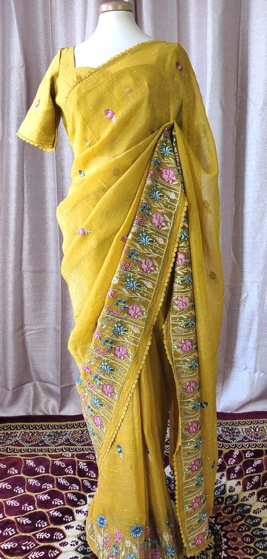 Sari ricamato in organza morbida, camicetta cucita