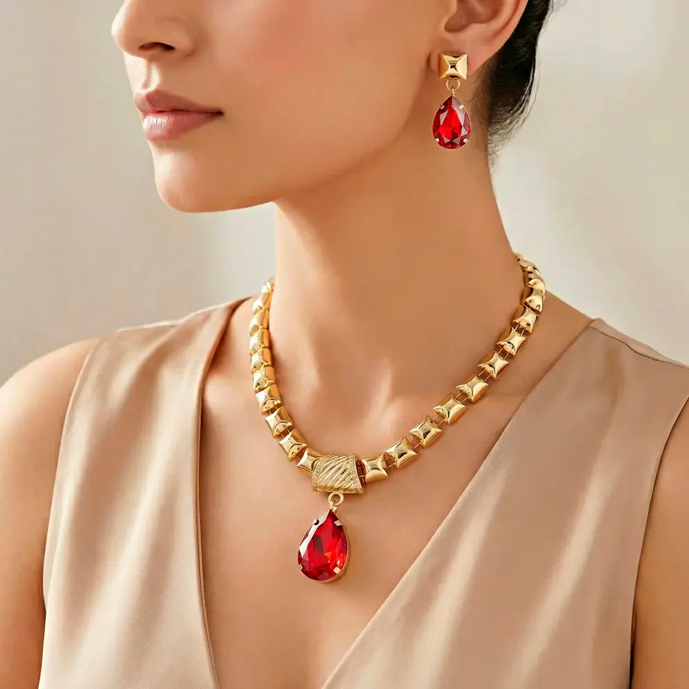 Set Collana Anti‑Ossidazione con Cristalli Rossi + Orecchini Abbinati