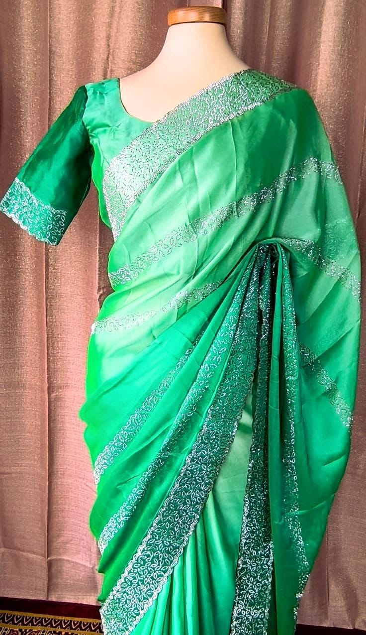 Sari da festa in Rangoli seta verde sfumato con camicetta pronta
