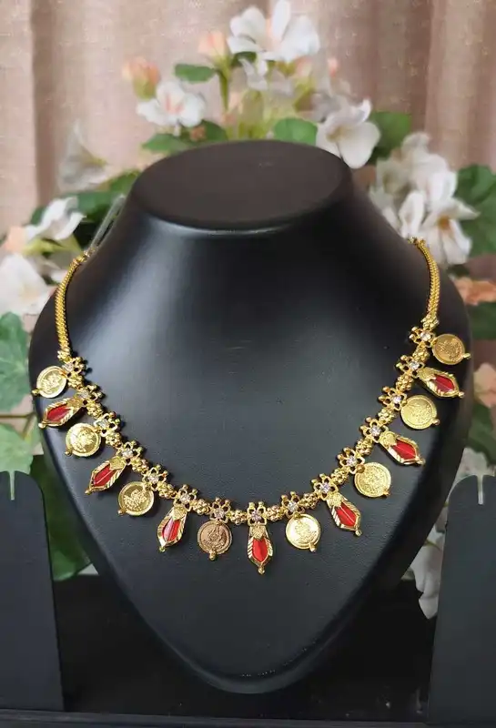 Collana nagampadam kaasu rosso