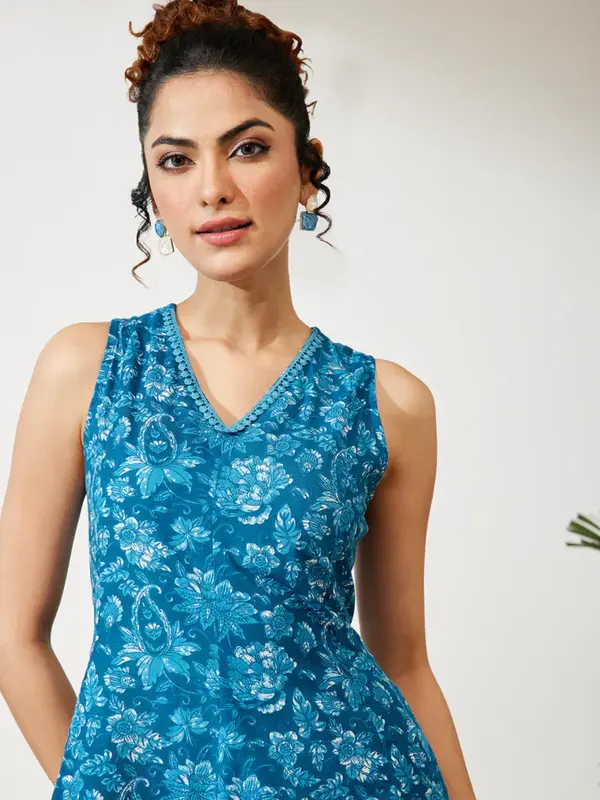 Abito gathered blu navy in puro cotone con stampa floreale