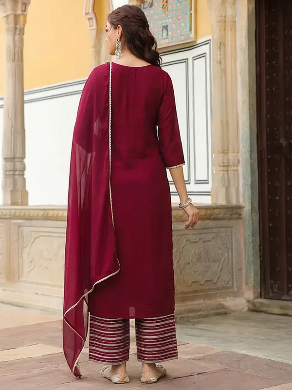 Completo Kurta Dritto in Seta Chanderi Color Marrone con Ricamo Zari, Palazzo e Dupatta – Eleganza Tradizionale - immagine 7