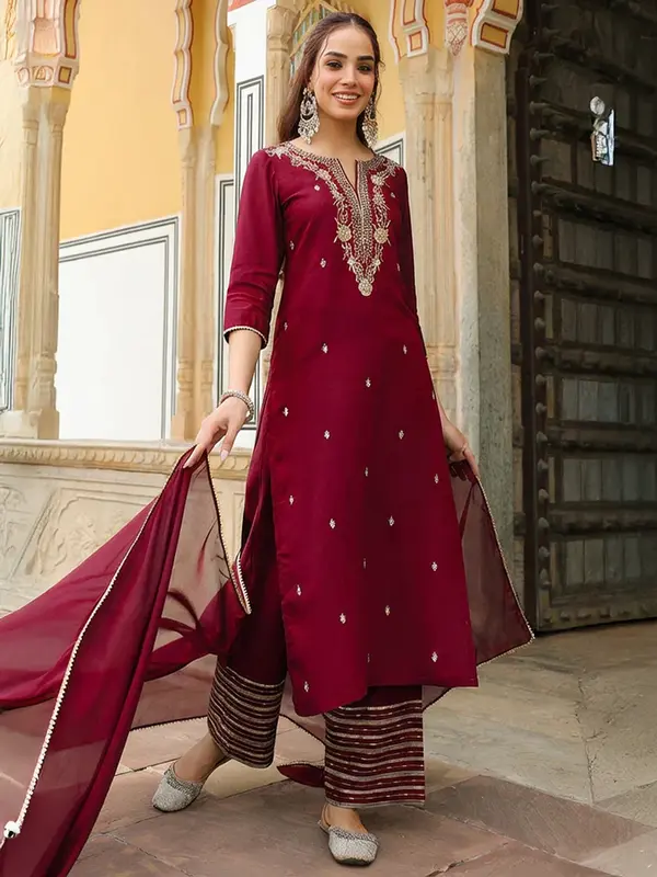 Completo Kurta Dritto in Seta Chanderi Color Marrone con Ricamo Zari, Palazzo e Dupatta – Eleganza Tradizionale - immagine 5