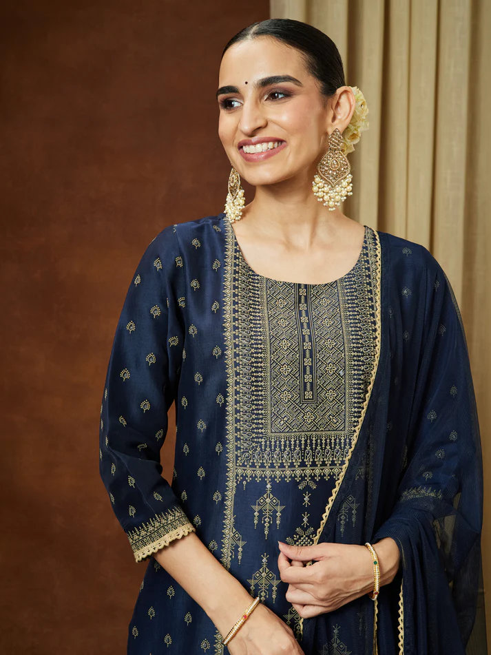 Completo Kurta Dritto Blu Royal in Rayon con Stampa Floreale Oro – Eleganza Etnica Raffinata