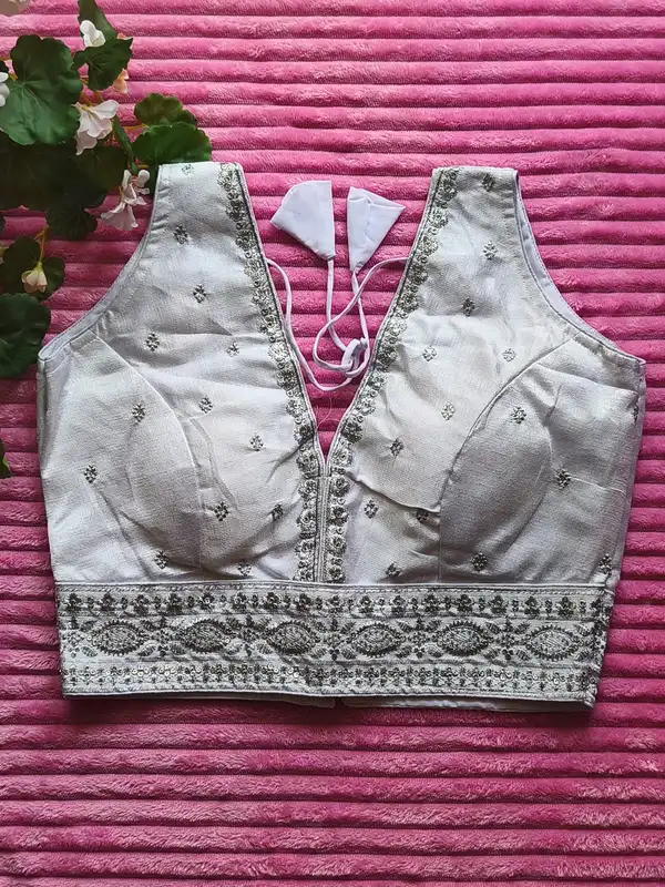 Blusa Choli Indiana in Seta Argento – Crop Top Ricamato