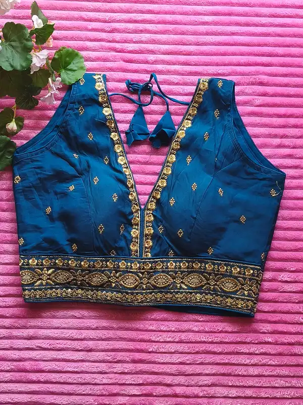 Blusa Choli Indiana in Seta TEAL e Oro – Crop Top Ricamato