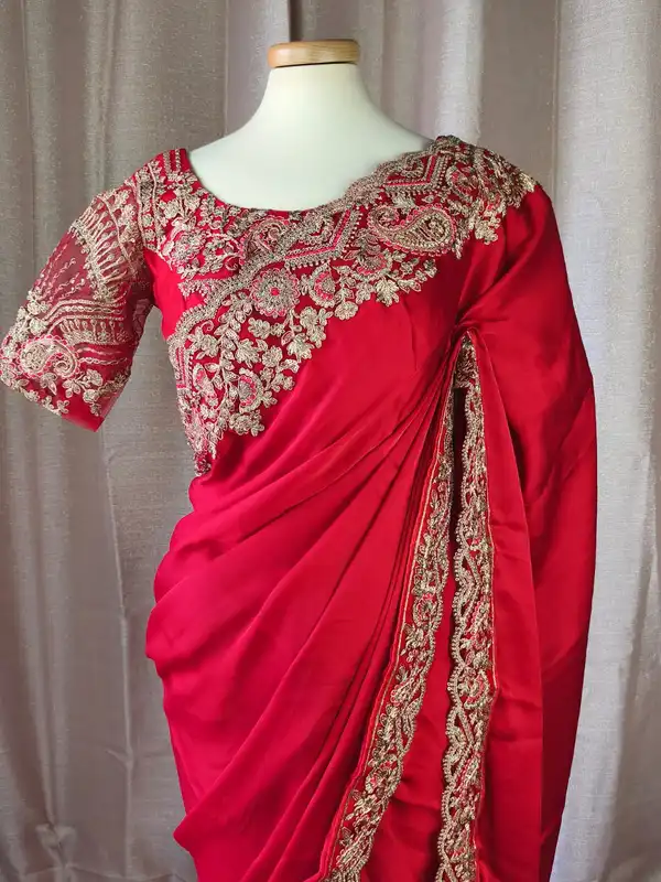 Collezione Luxury Sari – Pure Satin Seta Rosso & Ricamo Camicetta pronta