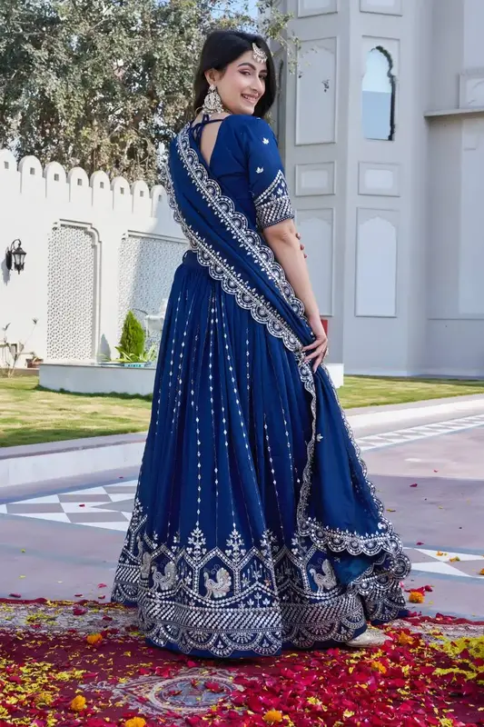 Lehenga Choli in Georgette con Ricami Eleganti e Dupatta ✨