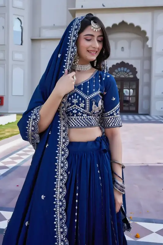 Lehenga Choli in Georgette con Ricami Eleganti e Dupatta ✨