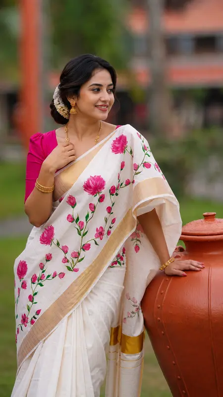 Cotton Kerala Saree con Stampa Floreale a Loto | Collezione Onam 2026